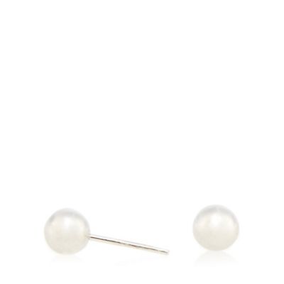 Sterling silver and pearl stud earrings